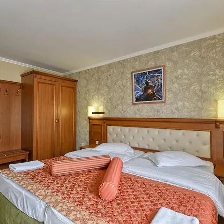 Hotel Edelweiss 3*