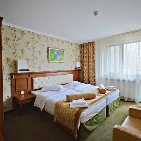 Edelweiss Hotel 3*