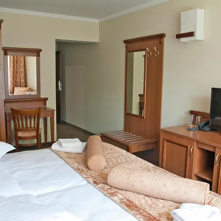 Edelweiss Hotel 3*