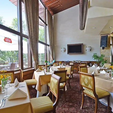 Edelweiss Hotel 3*